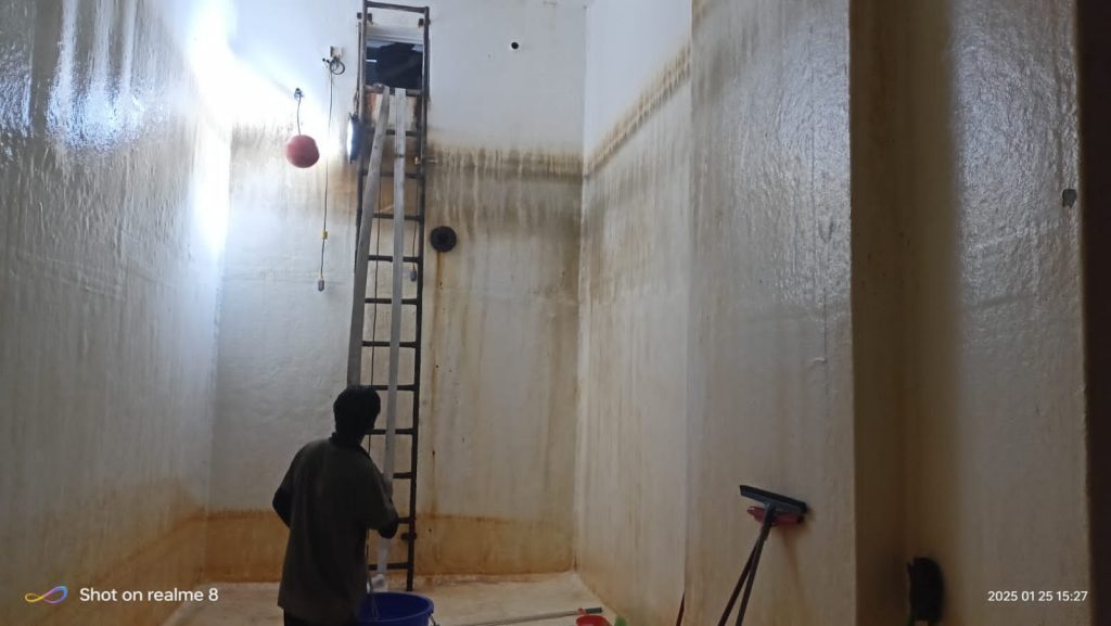 Water tank Cleaning service {facility}5